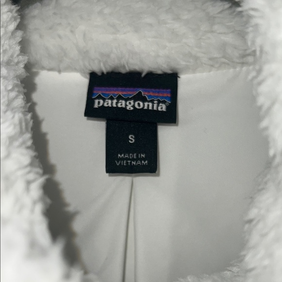 Patagonia White Fleece Vest with High Collar - Picture 2 of 5